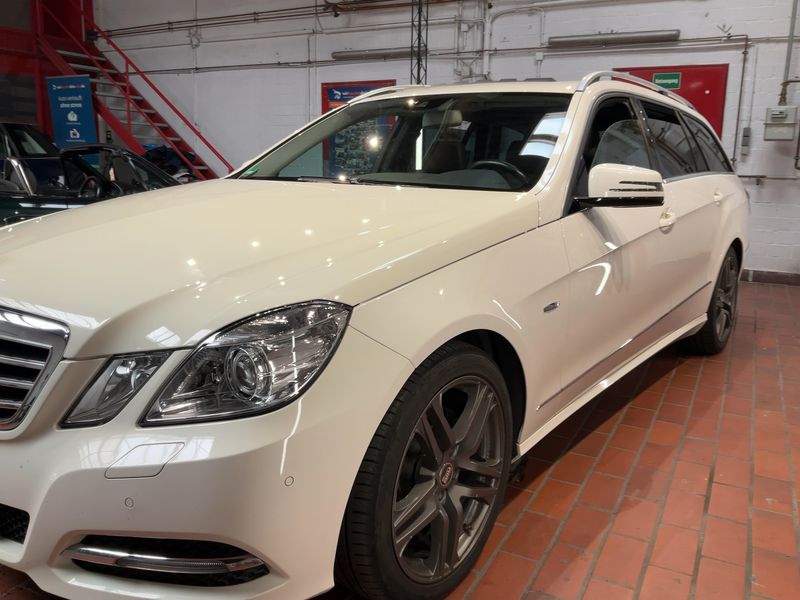 Mercedes-Benz E-Klasse E 220 CDI T BlueEfficiency Avantgarde 2011 – снимка 2