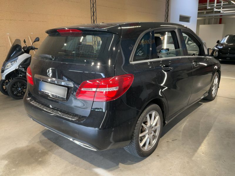 Mercedes-Benz B-Klasse B 200 d Score Urban 2016 – снимка 8