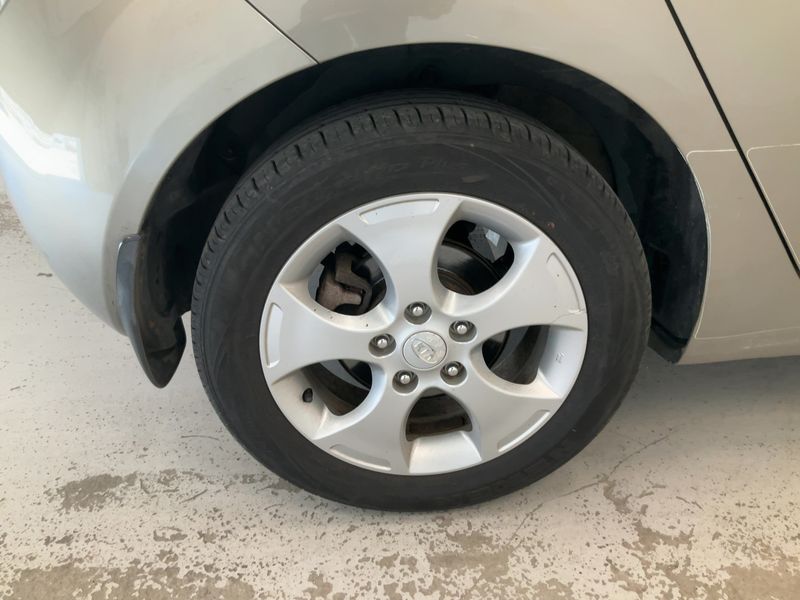 Kia Venga 1.4 CRDi Spirit 2012 – снимка 9