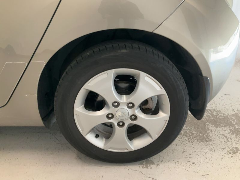 Kia Venga 1.4 CRDi Spirit 2012 – снимка 5
