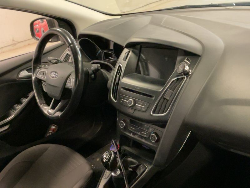 Ford Focus 1.5 EcoBoost Titanium 2017 – снимка 17