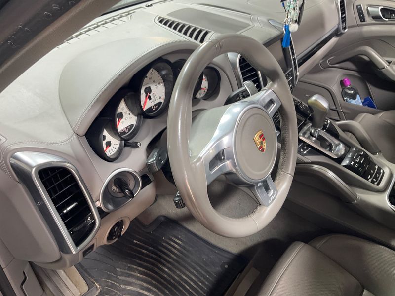 Porsche Cayenne Diesel 2013 – снимка на щета
