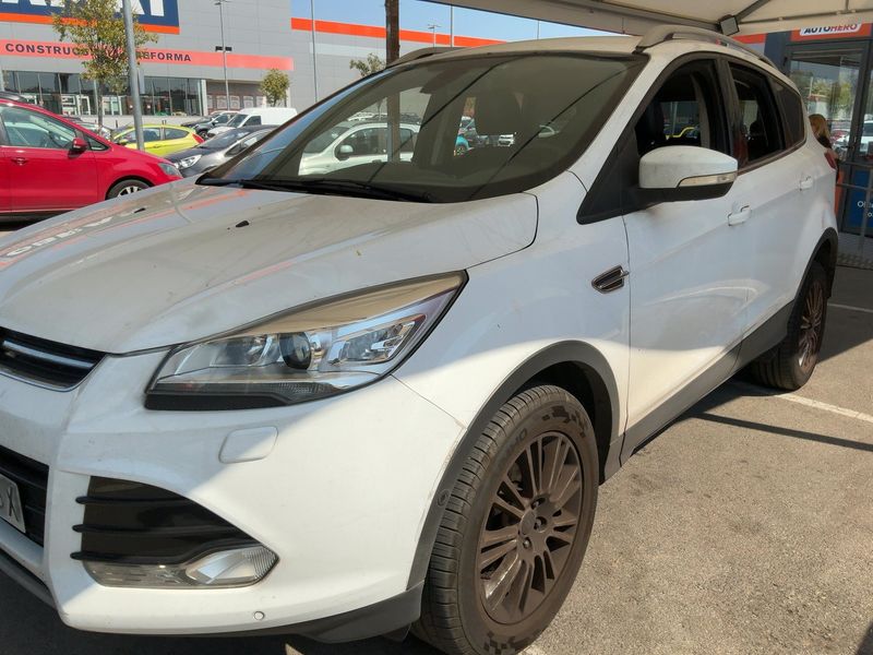 Ford Kuga 1.6 EcoBoost Titanium 2014 – снимка 2