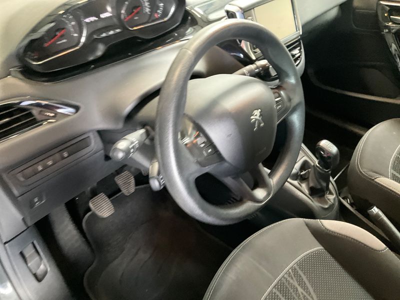 Peugeot 208 1.6 HDi Active Auto Ecole 2015 – снимка 26