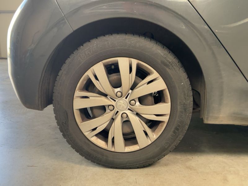 Peugeot 208 1.6 HDi Active Auto Ecole 2015 – снимка 9