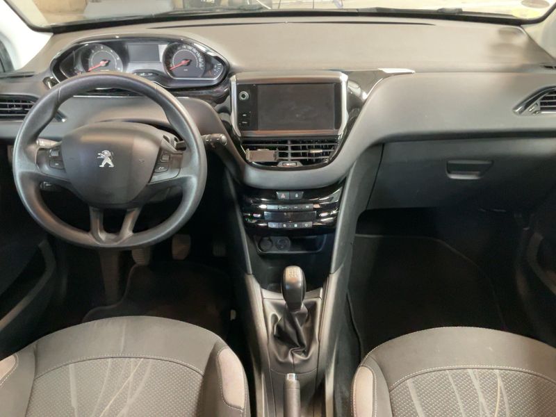 Peugeot 208 1.6 HDi Active Auto Ecole 2015 – снимка 17