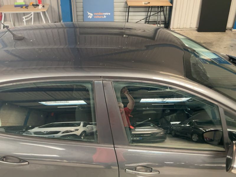 Peugeot 208 1.6 HDi Active Auto Ecole 2015 – снимка 13