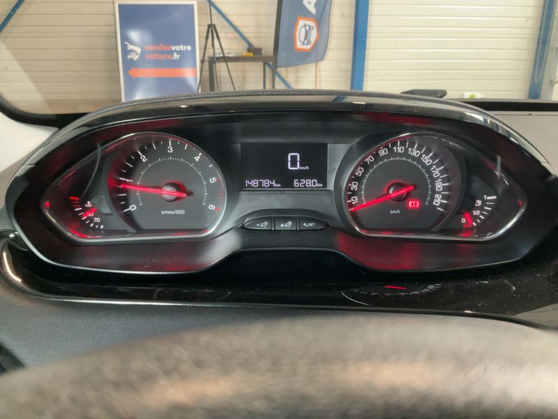 Peugeot 208 1.6 HDi Active Auto Ecole 2015 – снимка 18