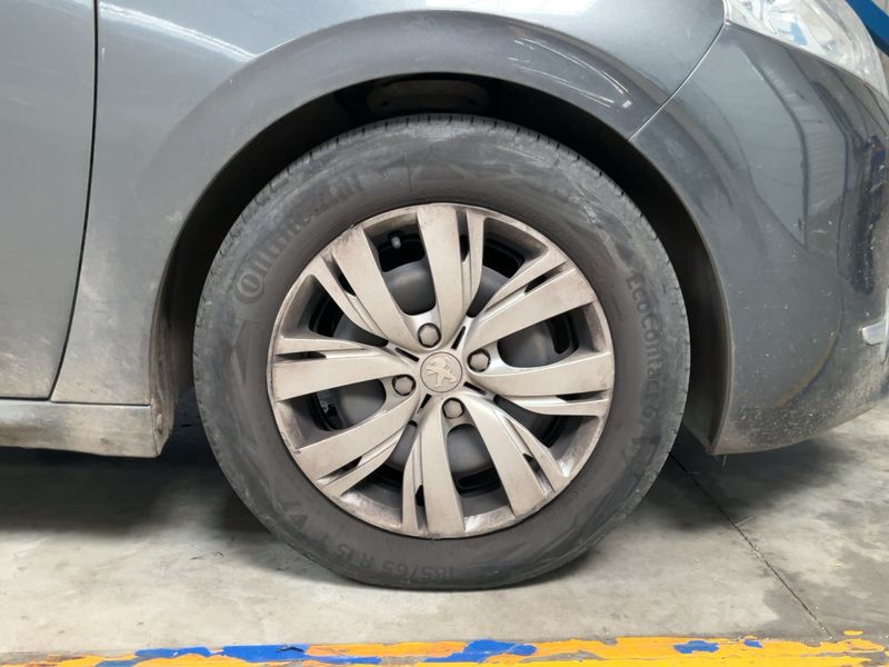 Peugeot 208 1.6 HDi Active Auto Ecole 2015 – снимка 11