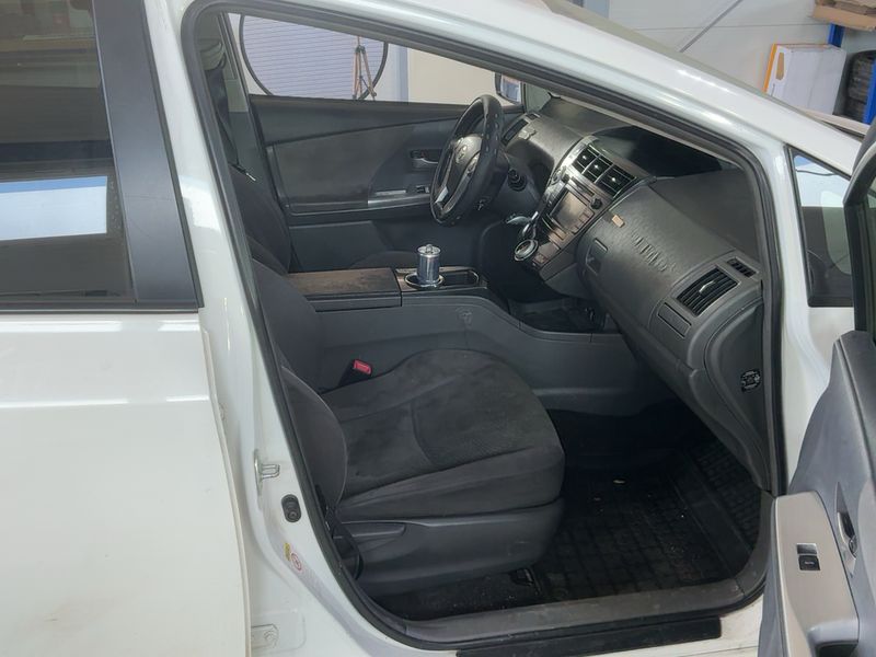 Toyota Prius+ 1.8 Comfort 2014 – снимка 16