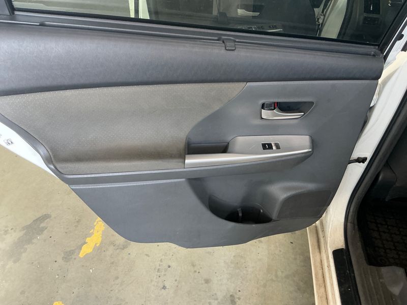 Toyota Prius+ 1.8 Comfort 2014 – снимка 41