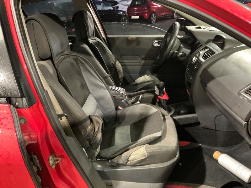 Renault Megane 2.0 dCi Dynamique 2007 – снимка 3