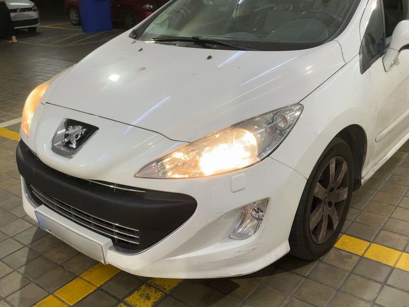 Peugeot 308 1.6 HDi Sport 2010 – снимка 2