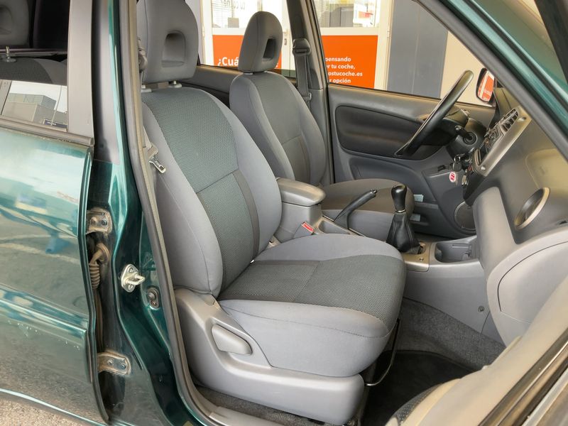 Toyota RAV 4 1.8 Luna 2004 – снимка 16