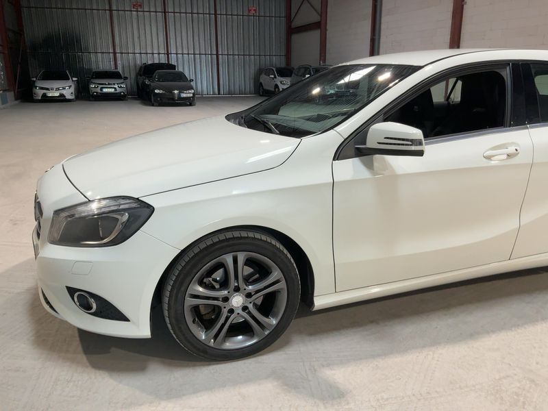Mercedes-Benz A-Klasse A 220 CDI BlueEfficiency Urban 2014 – снимка 2