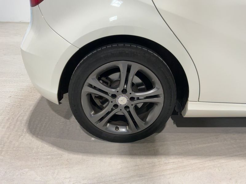 Mercedes-Benz A-Klasse A 220 CDI BlueEfficiency Urban 2014 – снимка 9
