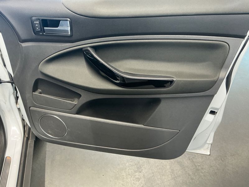 Ford Kuga 2.5 Titanium 2012 – снимка 28