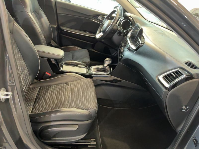Kia cee'd 1.6 CRDi Spirit 2018 – снимка 17