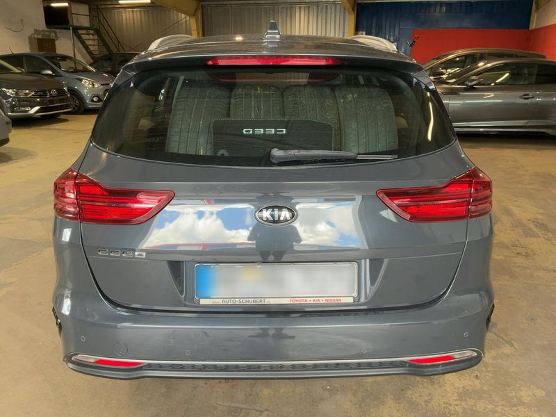 Kia cee'd 1.6 CRDi Spirit 2018 – снимка 7