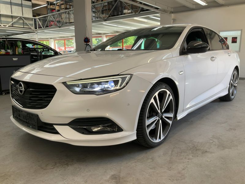 Opel Insignia Grand Sport 2.0 CDTI Ultimate Exclusive 4x4 2018 – снимка 2