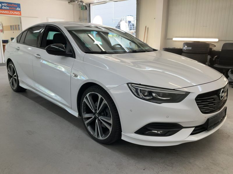 Opel Insignia Grand Sport 2.0 CDTI Ultimate Exclusive 4x4 2018 – снимка 12