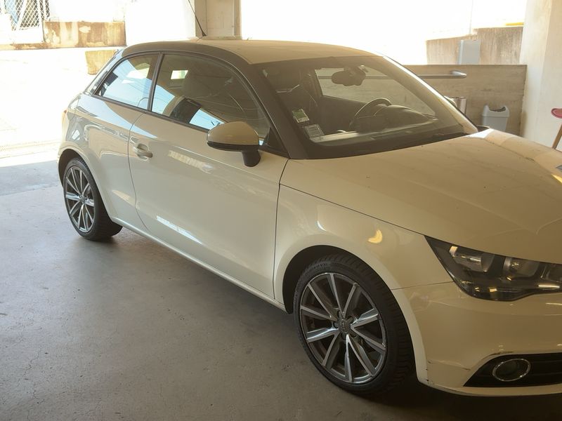 Audi A1 1.6 TDI Ambition Luxe 2011 – снимка 12