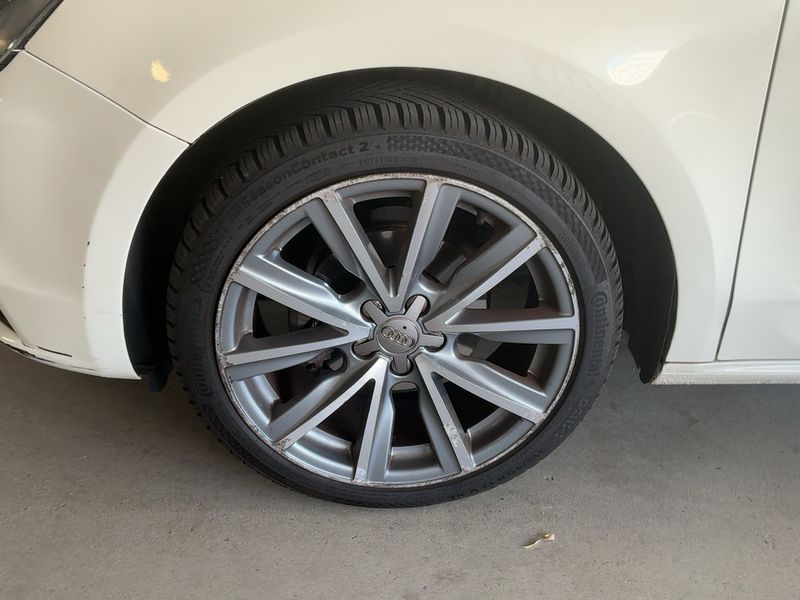 Audi A1 1.6 TDI Ambition Luxe 2011 – снимка 3