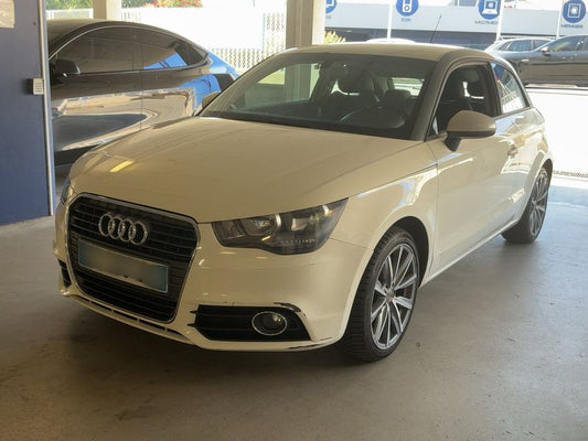 Audi A1 1.6 TDI Ambition Luxe 2011 – снимка 1