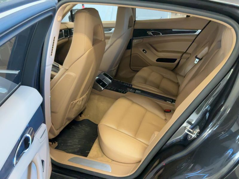Porsche Panamera 4S 2011 – снимка 20
