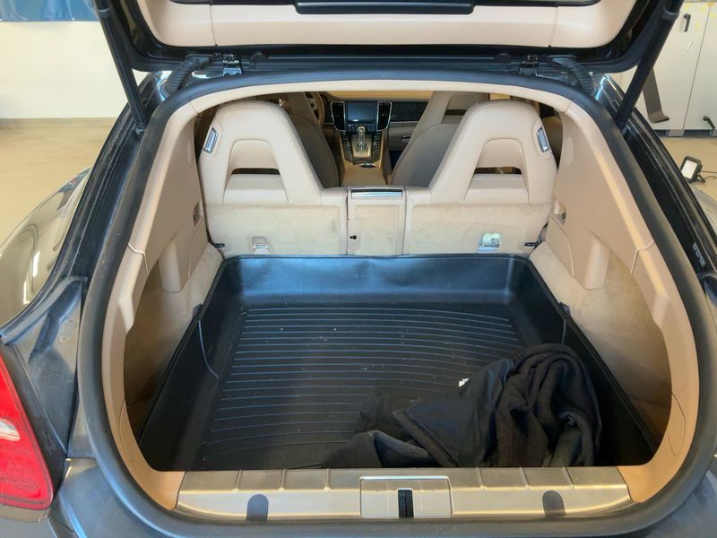 Porsche Panamera 4S 2011 – снимка 16