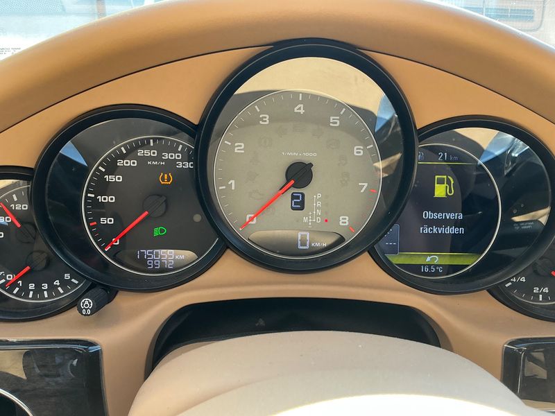 Porsche Panamera 4S 2011 – снимка 19