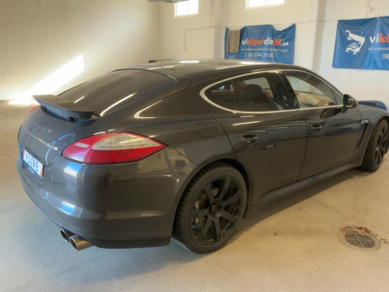 Porsche Panamera 4S 2011 – снимка 8