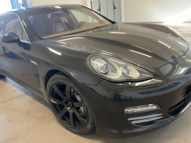 Porsche Panamera 4S 2011 – снимка 12