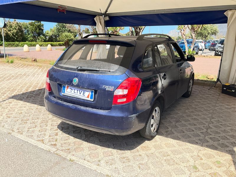 Skoda Fabia 1.2 Classic 2011 – снимка 2