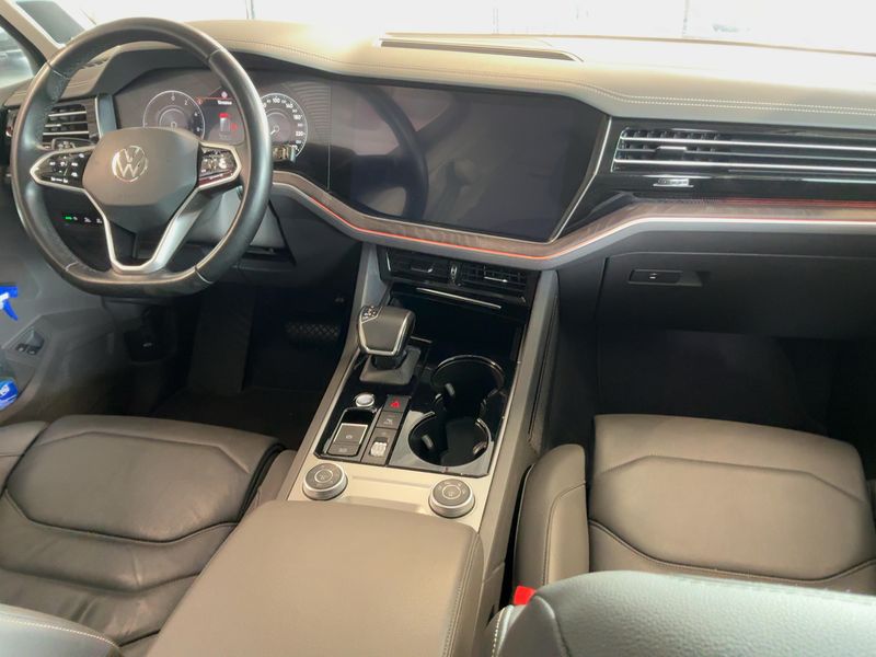 Volkswagen Touareg 3.0 eHybrid Atmosphere 4Motion 2021 – снимка 18