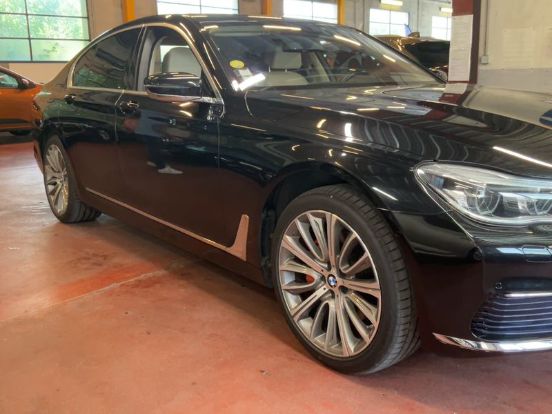BMW 7er 730d xDrive Exclusive 2016 – снимка 12