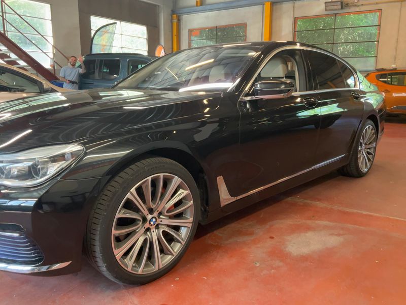 BMW 7er 730d xDrive Exclusive 2016 – снимка 2