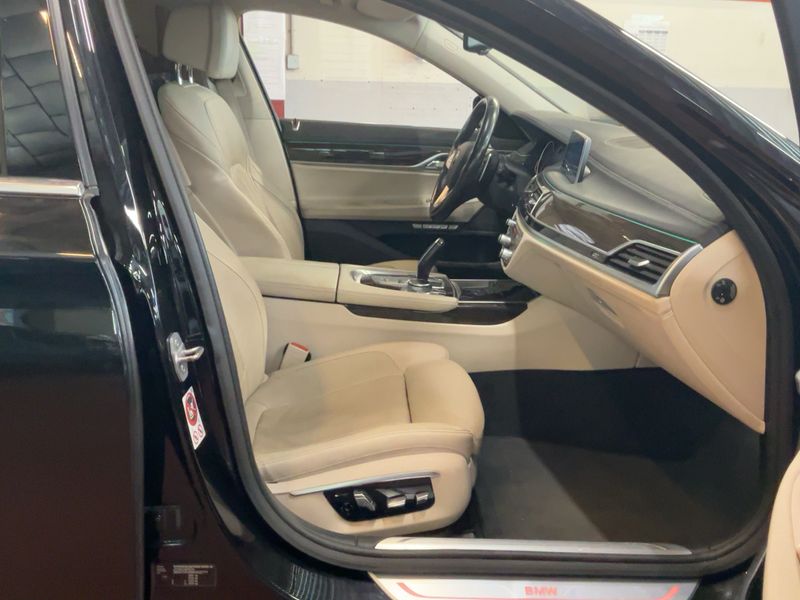 BMW 7er 730d xDrive Exclusive 2016 – снимка 17