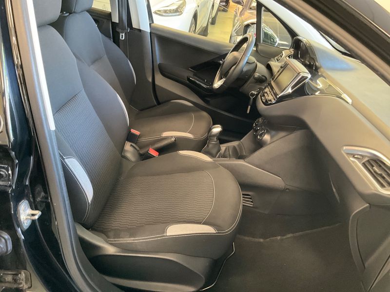 Peugeot 208 1.2 PureTech Style 2015 – снимка 3