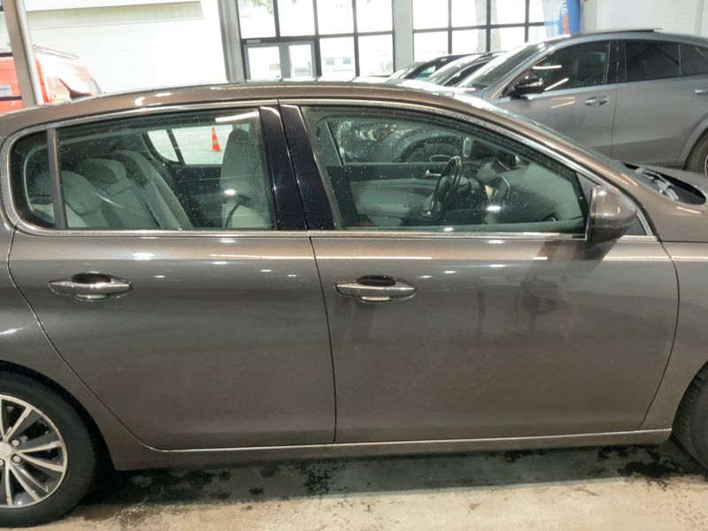 Peugeot 308 1.6 THP Active 2014 – снимка 10
