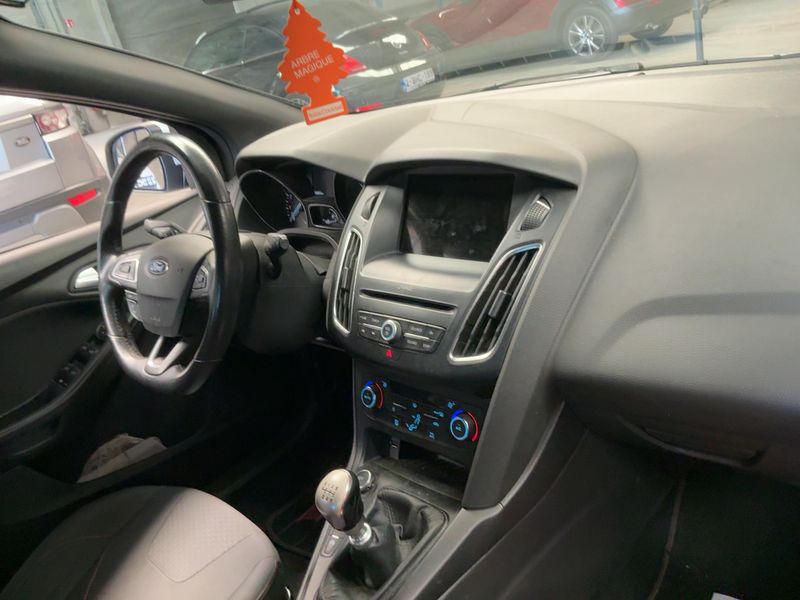 Ford Focus 1.0 EcoBoost ST-Line 2017 – снимка 17