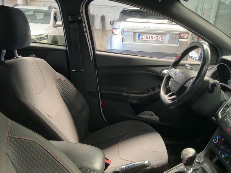 Ford Focus 1.0 EcoBoost ST-Line 2017 – снимка 16