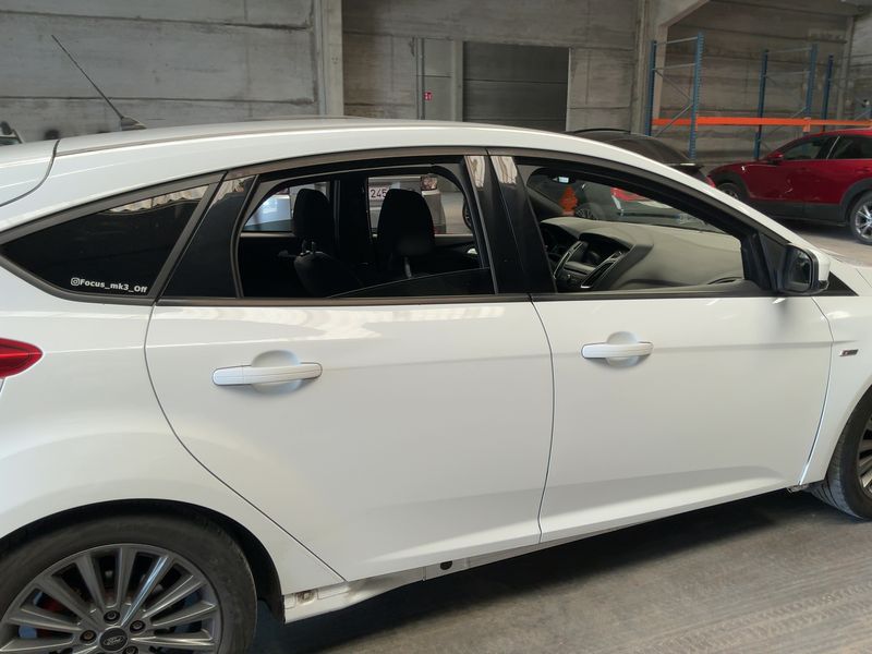 Ford Focus 1.0 EcoBoost ST-Line 2017 – снимка 10