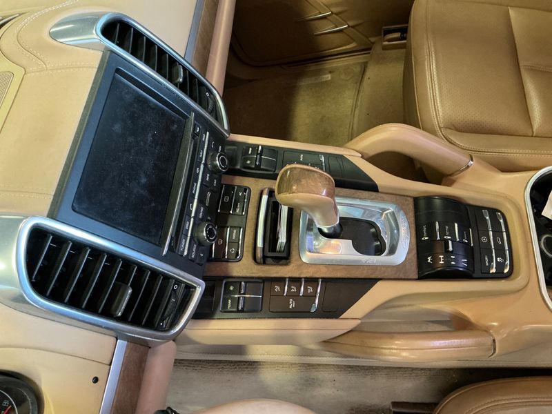 Porsche Cayenne Diesel 2011 – снимка 30