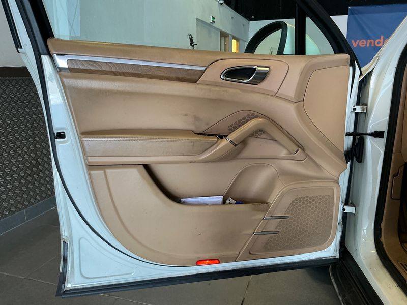 Porsche Cayenne Diesel 2011 – снимка 28