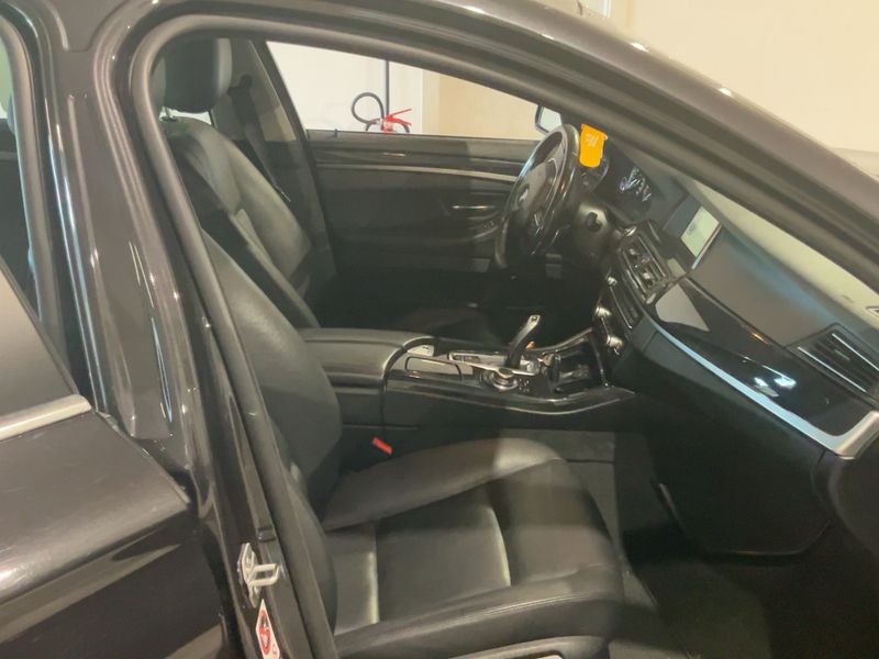 BMW 5er 520d xDrive 2017 – снимка 16