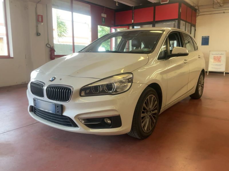 BMW 2er 218d Active Tourer Luxury Line 2015 – снимка 1