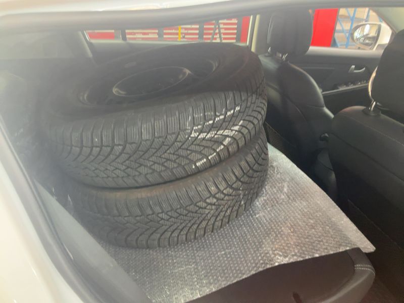 Kia Sportage 2.0 CRDi Spirit 4WD 2012 – снимка 20