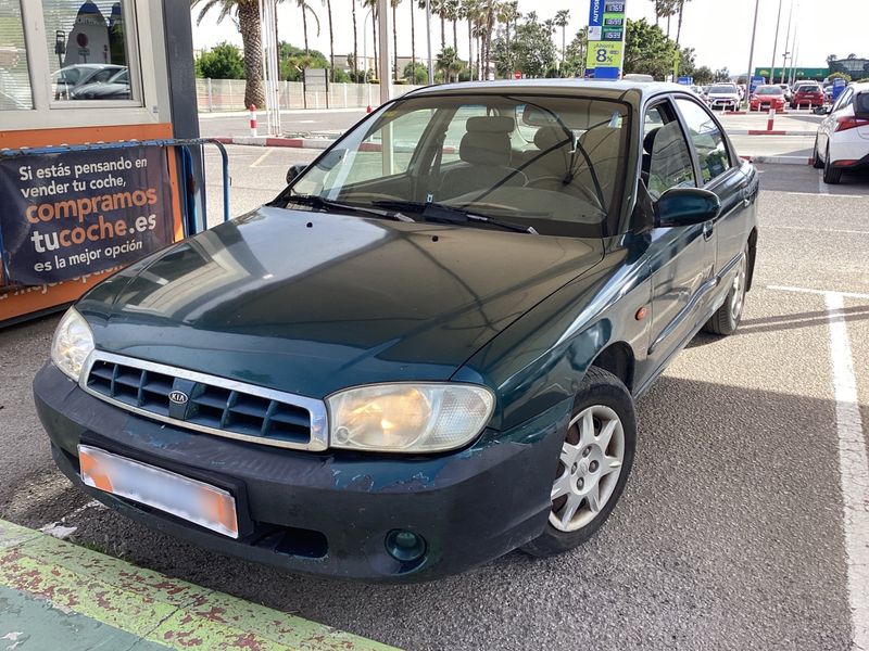 Kia Sephia 1.6 Básico 2001 – снимка 1