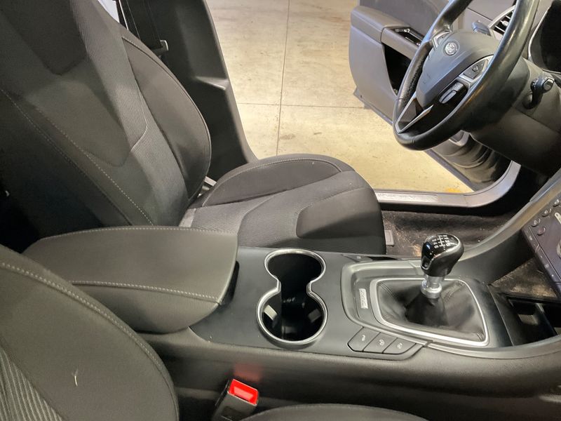 Ford Mondeo 1.5 EcoBoost Titanium 2018 – снимка 31